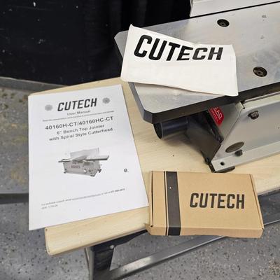 Cutech 6" Benchtop Joiner on Shopfox Stand (DG-JS)