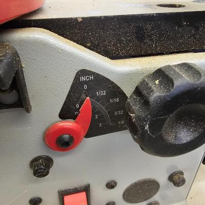 Cutech 6" Benchtop Joiner on Shopfox Stand (DG-JS)