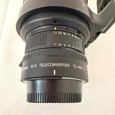 Nikon AF-S Nikkor 300MM 1:4D Lens