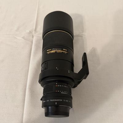 Nikon AF-S Nikkor 300MM 1:4D Lens