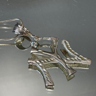 Large NY pendant on Faolo Rombo 925 chain