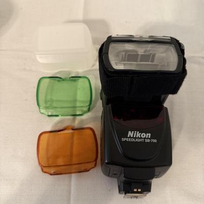 Nikon Speedlight SB-700 (O-MG)
