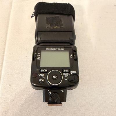 Nikon Speedlight SB-700 (O-MG)