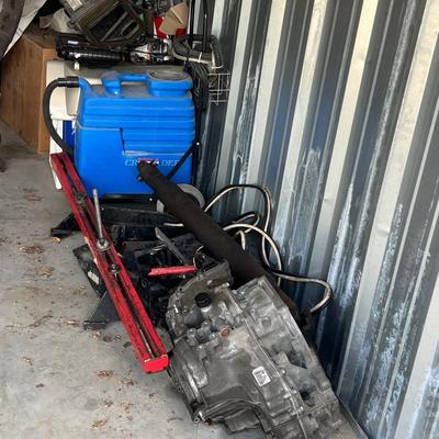 Sale Photo Thumbnail #4: Storage unit lien auction. All items are sold as is and the unit needs to be cleared out within 48 hours of purchase and swept. There will be a $100 cleaning deposit. you will get this back as long as no items are left on site.