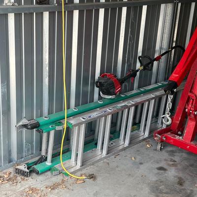 Sale Photo Thumbnail #3: Storage unit lien auction. All items are sold as is and the unit needs to be cleared out within 48 hours of purchase and swept. There will be a $100 cleaning deposit. you will get this back as long as no items are left on site.