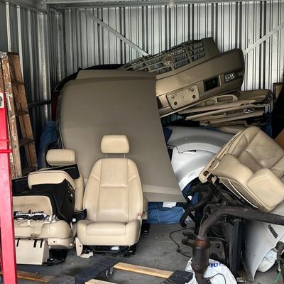 Sale Photo Thumbnail #5: Storage unit lien auction. All items are sold as is and the unit needs to be cleared out within 48 hours of purchase and swept. There will be a $100 cleaning deposit. you will get this back as long as no items are left on site.