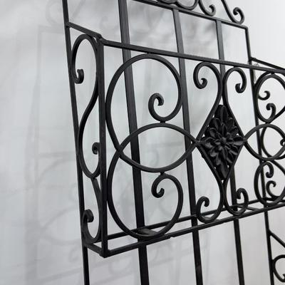 Magazine Rack Wall Mount Style. 