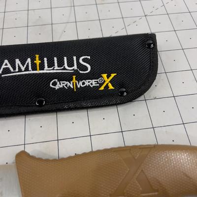 CAMILLUS Carnivore Machete 
