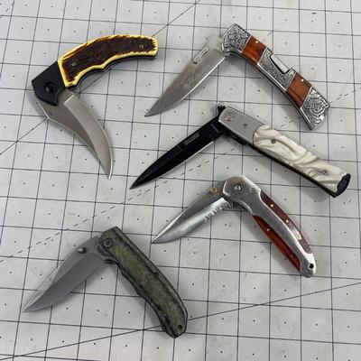 5 Folding Knives 