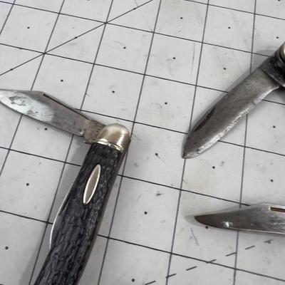 (5) Folding Knives Couple of old Timers and Schrade 