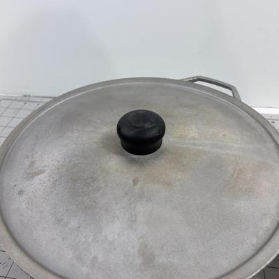 2 Cast Aluminum Cook Pots with Lids 