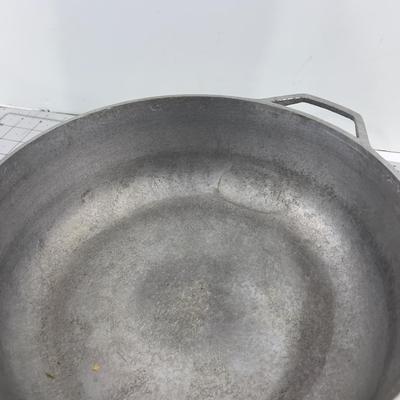 2 Cast Aluminum Cook Pots with Lids 