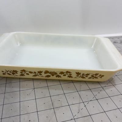 2 Pyrex Baking Dishes: Poppy& Golden Leaf 