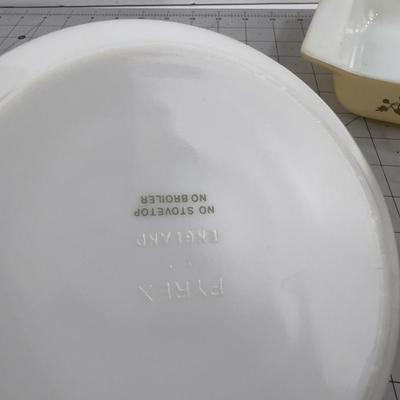 2 Pyrex Baking Dishes: Poppy& Golden Leaf 