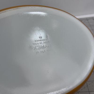 2-1/2 Quart Casserole Oval "OLD ORCHARD" 