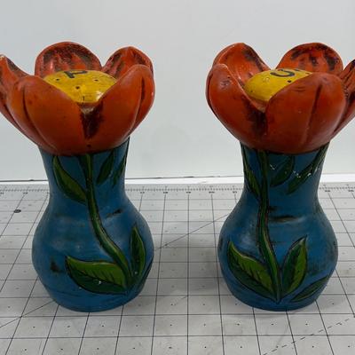 Ceramic Tulip Salt & Pepper, 1970's Pottery 