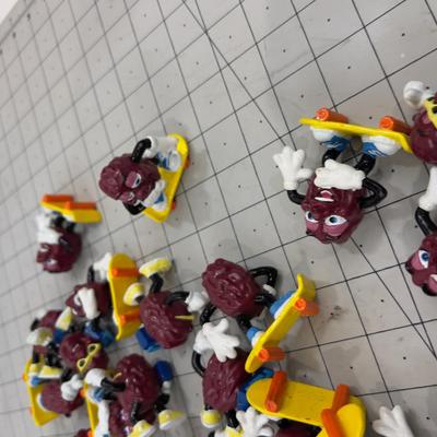 Toy Collectible, California Raisin form Hardee Calrab Applause,  All of them