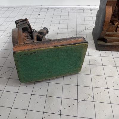 Book Ends Set. Bronze Color, 1940's Era Colonial Man Stacking Books 