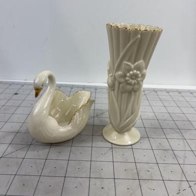 LENOX 24k Gold Rimmed Swan and Vase, Small 