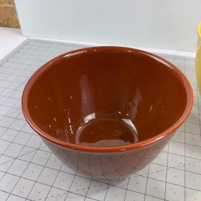 2 Bowls Ceramic Deep, Yellow & Brown 
