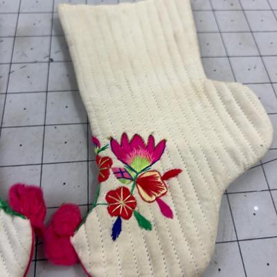 Little Embroidered Asian Style Booties - Interesting!!