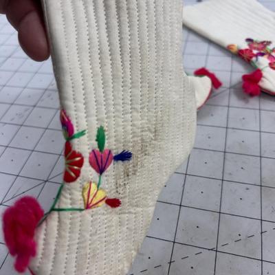 Little Embroidered Asian Style Booties - Interesting!!