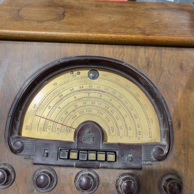 Antique MIDWEST Radio 
