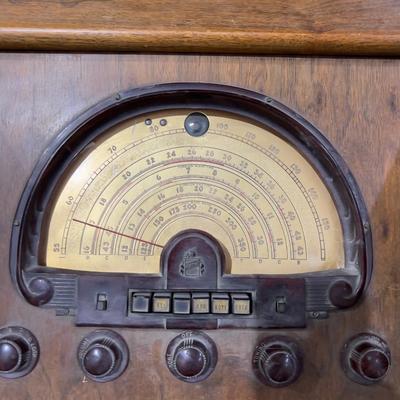Antique MIDWEST Radio 