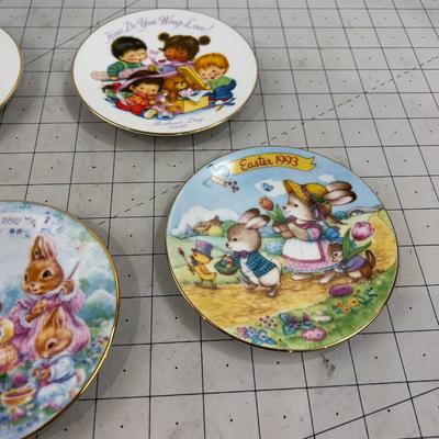 Mothers Day and Easter Plates 