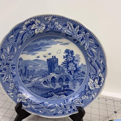 6 Plates, Various Kinds 