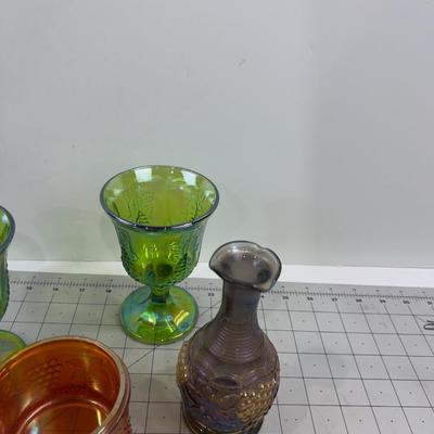 (4) Pieces of Carnival Glass - Pretty! 