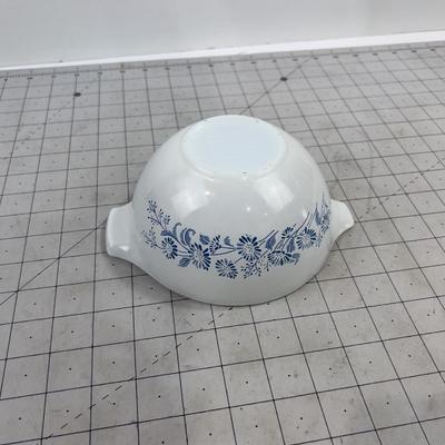 Small Pyrex Mixing Bowl 