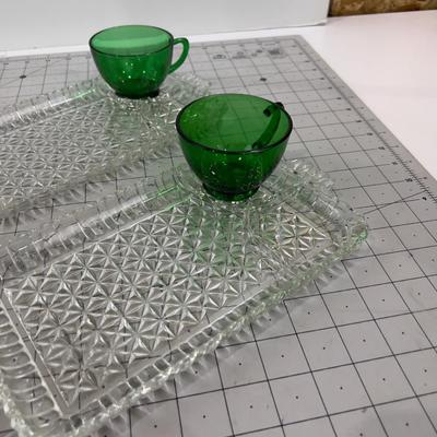 4 Snack Set Plates with 4 Green Cup by Anchor Hocking