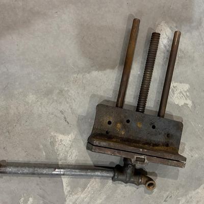 Under the Tabel WOOD VICE 