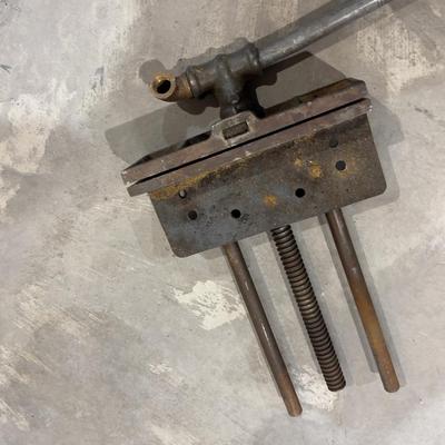 Under the Tabel WOOD VICE 