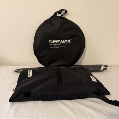 Newer 110 CM Reflector, Apex Bean Bag & Studio Umbrella (O-MG)