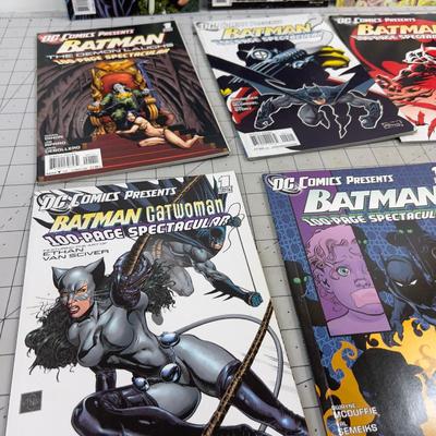 BATMAN 12 issues 2010-2012
