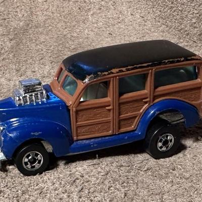 HOT WHEELS HiRakers '40's Woodie 1982 blue enamelHOT WHEELS HiRakers '40's Woodie 1982 blue enamel