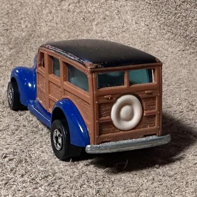 HOT WHEELS HiRakers '40's Woodie 1982 blue enamelHOT WHEELS HiRakers '40's Woodie 1982 blue enamel