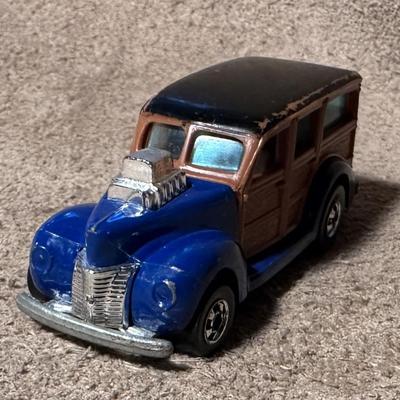 HOT WHEELS HiRakers '40's Woodie 1982 blue enamelHOT WHEELS HiRakers '40's Woodie 1982 blue enamel