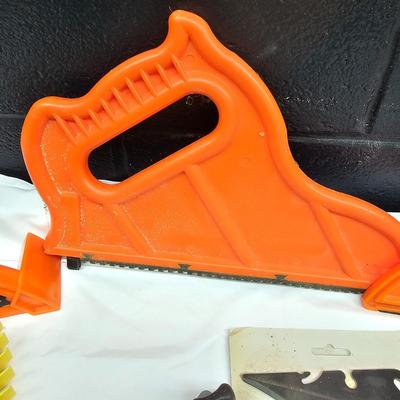 DeWalt 10" Heavy Duty Compact Table Saw & Accessories (DG-JS)