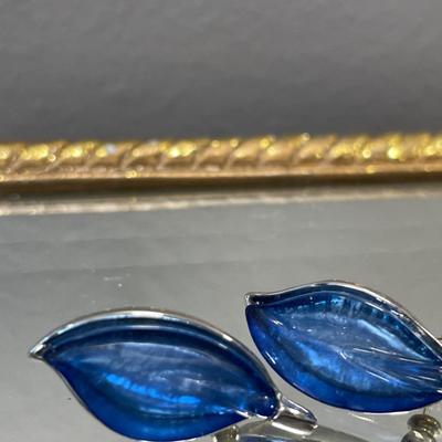 Dark blue necklaces, earrings and bracelet