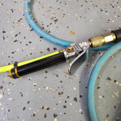 Bostitch 6 Gallon 135 PSI Pancake Compressor & Accessories (DG-JS)