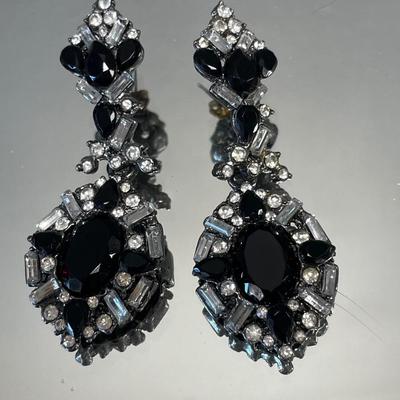 3 pairs fancy post earrings