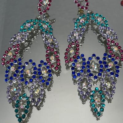 3 pairs fancy post earrings