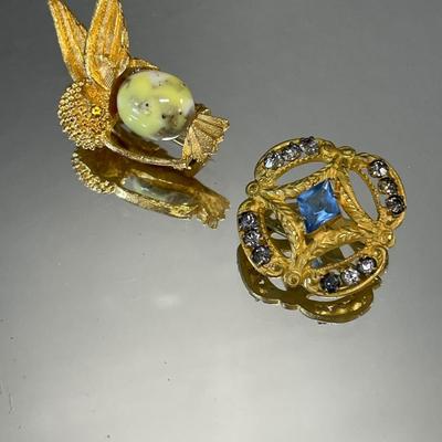 2 vintage pins, earrings and necklace