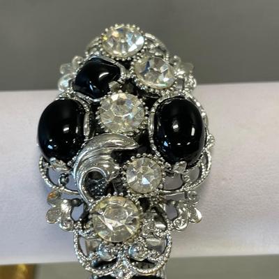 Selro signed black cabochon rhinestone bracelet