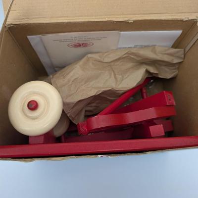 Heritage Mint Ltd Doll Collector’s Furniture & Accessories Red Wagon D-77 Boxed