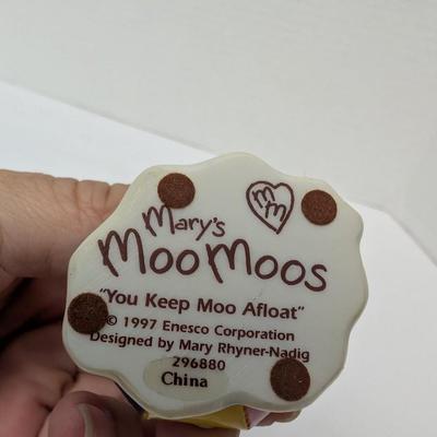 1997 Enesco Mary's Moo Moos You Keep Moo Afloat Figurine Cow In Umbrella With Box #296880