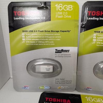 Lot of 3 Toshiba 16GB USB 2.0 Flash Drives New Sealed TransMemory Win Mac Compatible